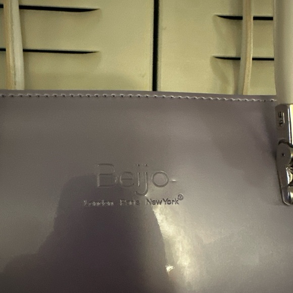 Beijo Lavender and Cream Shoulder Bag - Picture 2 of 10